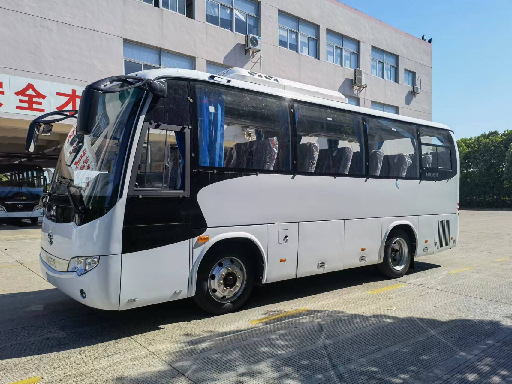 50 Seats Used Coach Bus Luxury Left Hand Drive Diesel Manual with Excellent Condition