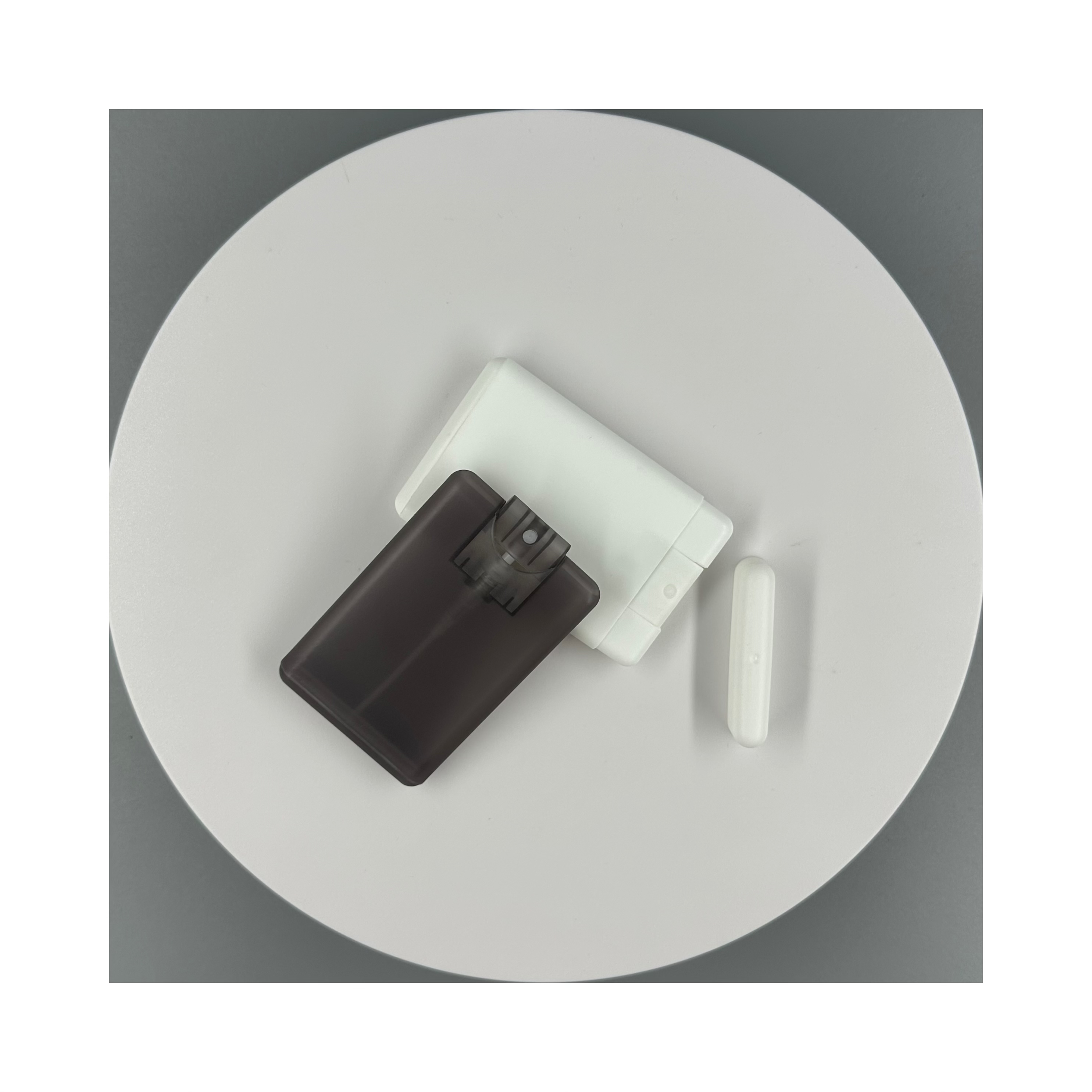 10ml Square Portable Refillable Perfume Spray Bottle with Fine Mist Base Material pp