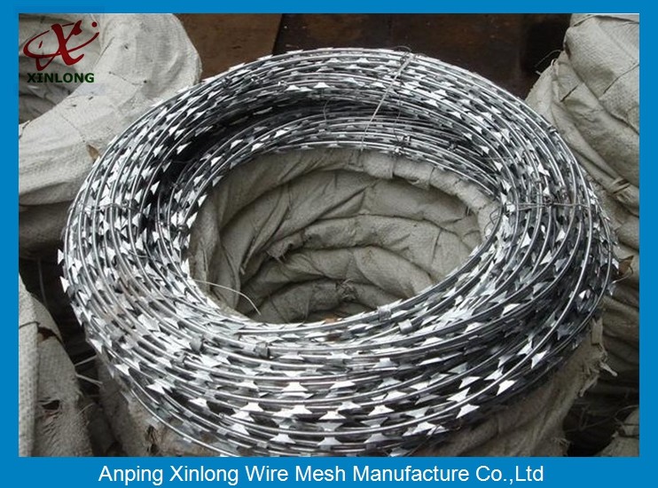 Eco-Friendly Razor Barbed Wire Prison Fence 0.5mm Thickness