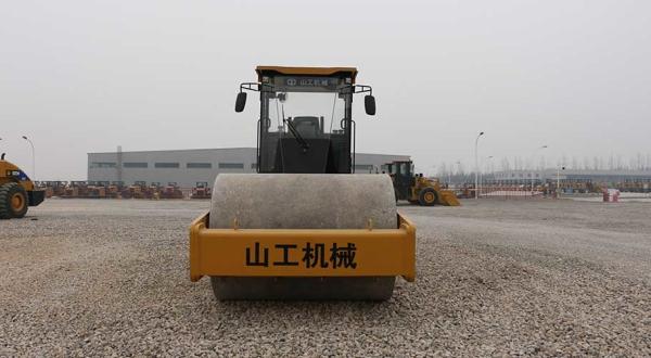 Single Drum Road Roller Road Construction Machinery 2130mm Compaction Width