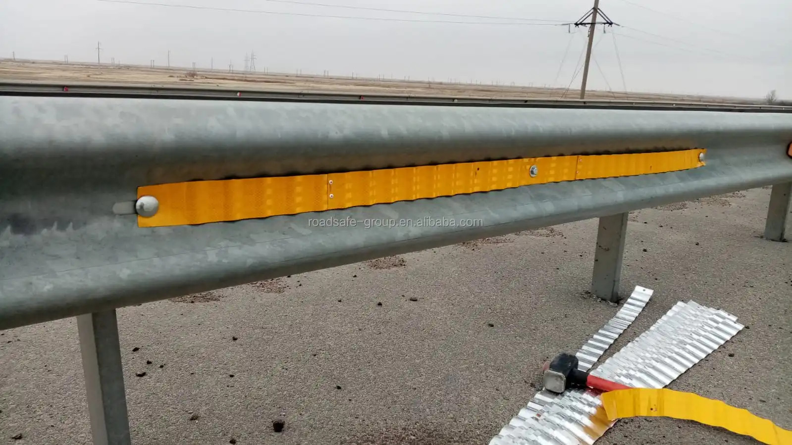 Highway Guardrail Type Road Delineator Flexible Posts Traffic Reflective Sheet Line