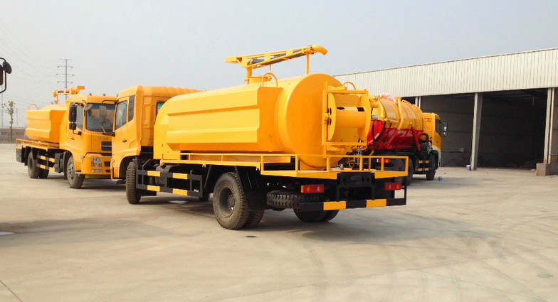 Dongfeng Sewage Suction Truck 18000L vacuum sewage suction tanker truck