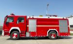 SINOTRUK 228kw Heavy Duty Fire Truck 6 Wheeled Type 8000 Liter Foam Capacity