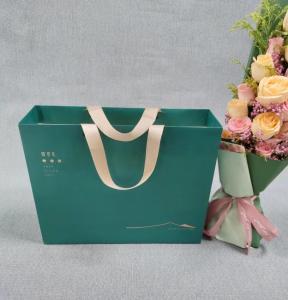 Quality Custom Luxury Gift Garment Paper retail shopping bags wholesale