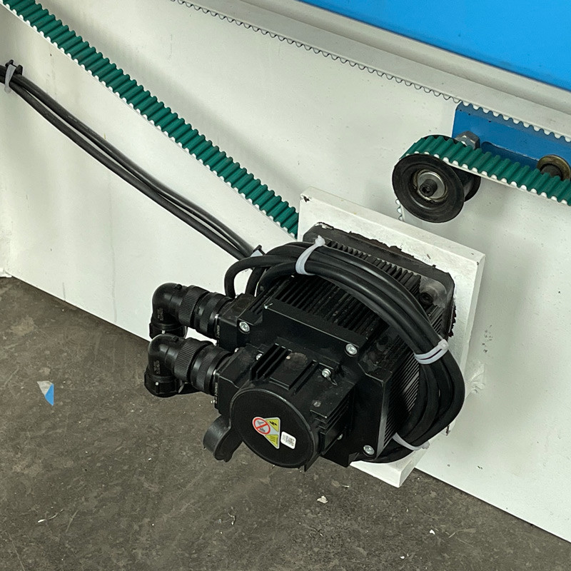 WC67K-63T 2500mm Hydraulic Bending Machine 7 Feet Tp10s Servo Motor