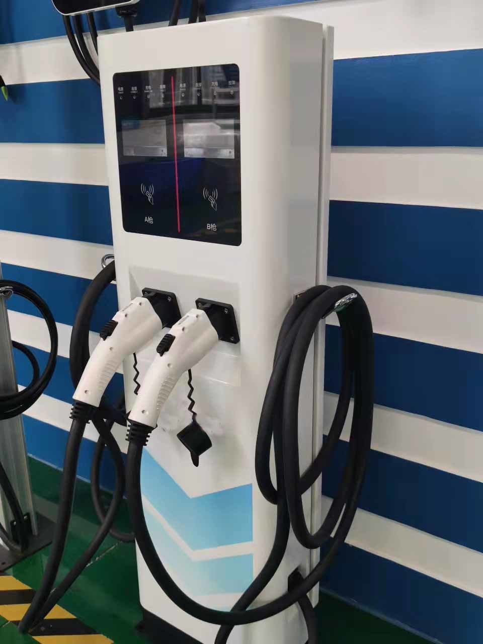 EV Mobile Electric Car Fast Charger AC 11KW 32A Type2 Wallbox