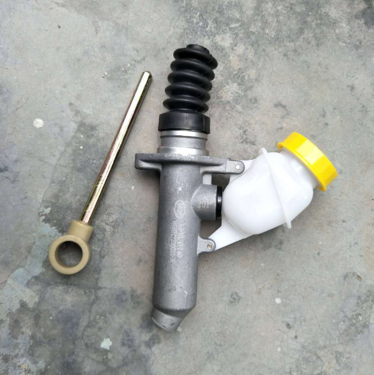 SINOTRUK HOWO TRUCK PARTS CLUTCH MASTER CYLINDER WG9719230013 WG9719230023-WA7