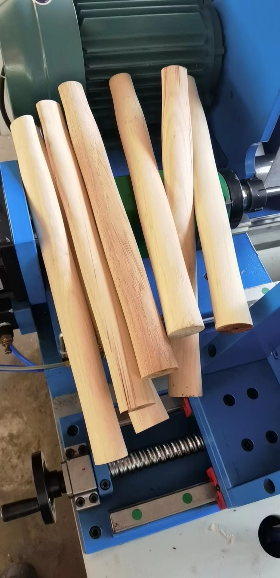 Wooden handle making machine automatic feeding CNC wood turning lathe for pan handle hammer handle paint handle