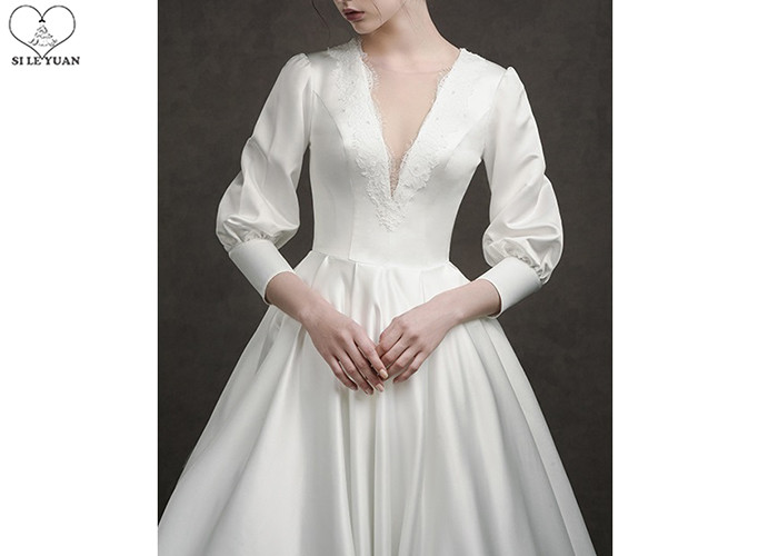 Deep V Neck Vintage Off White Wedding Dresses Long Lantern Sleeve Pleating Tail