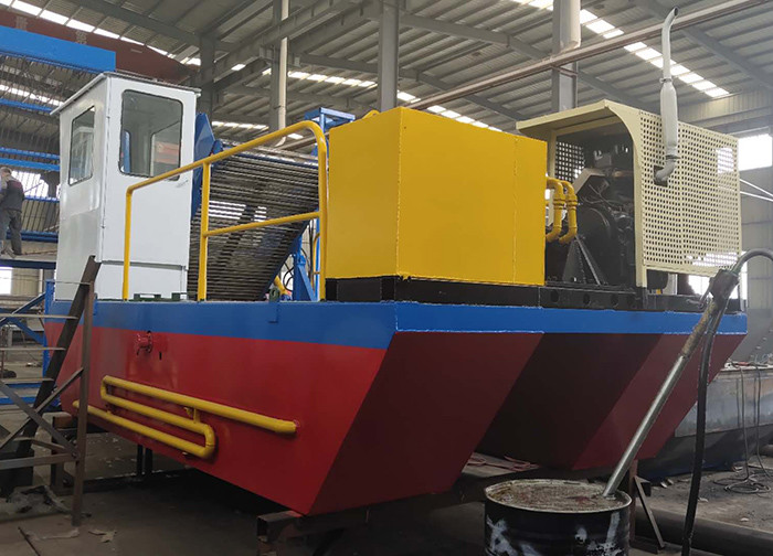 8 Cubic Capacity Small Lake Weed Harvester Used To Collect And Clean River Water Plants
