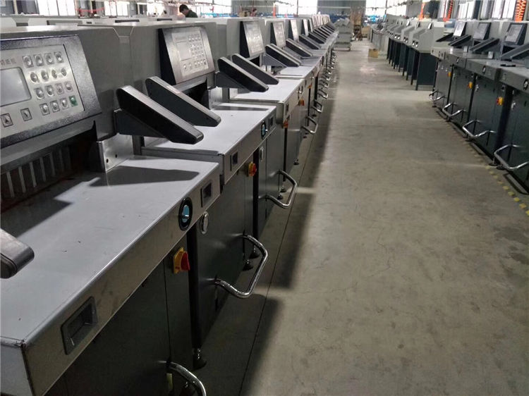 Auto Paper Push Way A3 Electric Paper Cutting Machine with 40mm Cutting Thickness