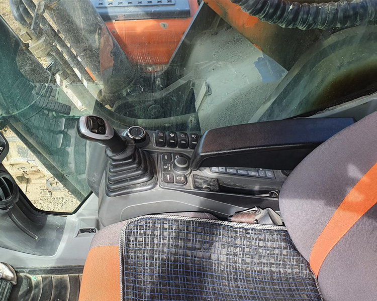 Used Doosan DX380 Excavator DX380LC With 1.9m3 Bucket Capacity