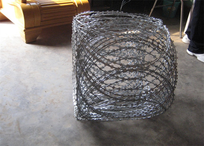 Razor Barbed Wire Concertina For Security Fence with BTO22