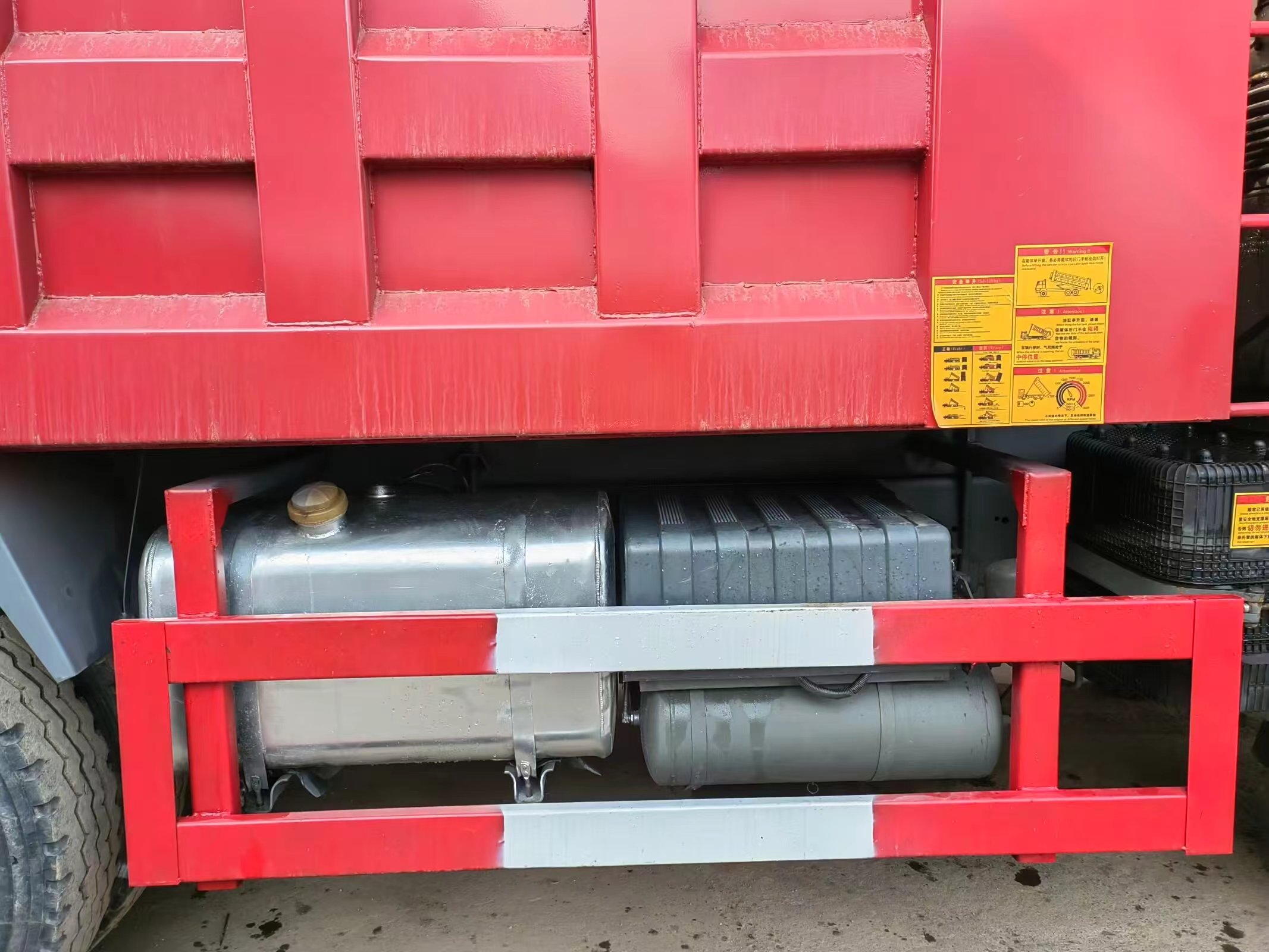 Sinotruk HOWO Dumper Truck Euro 3 6X4 375Hp 20 CBM Tipper Truck 40 Tons