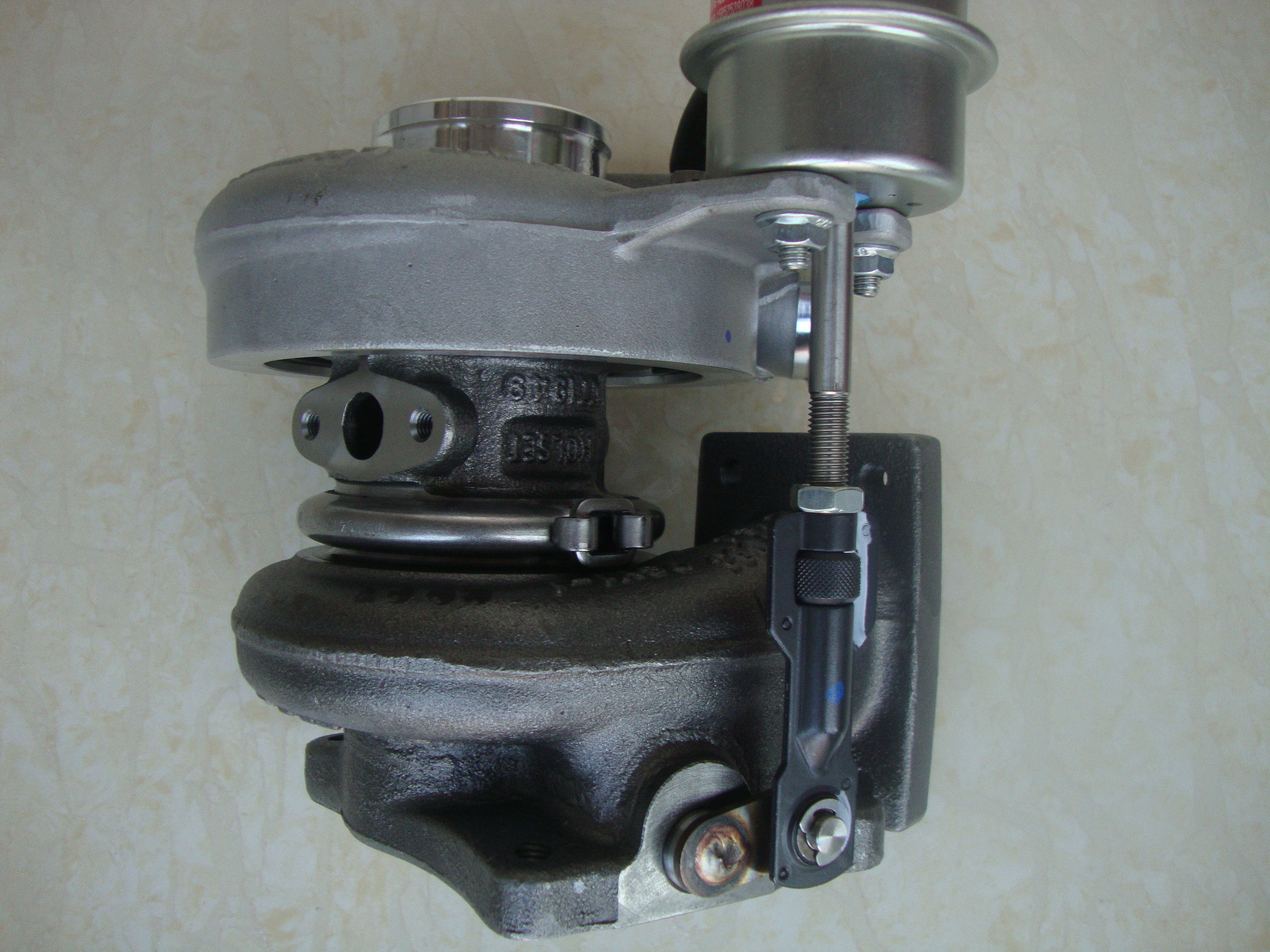 ISF3.8 LOXA Truck Diesel Engine Spare Parts HE200WG New Original Turbocharger Assy 3779515 3796172