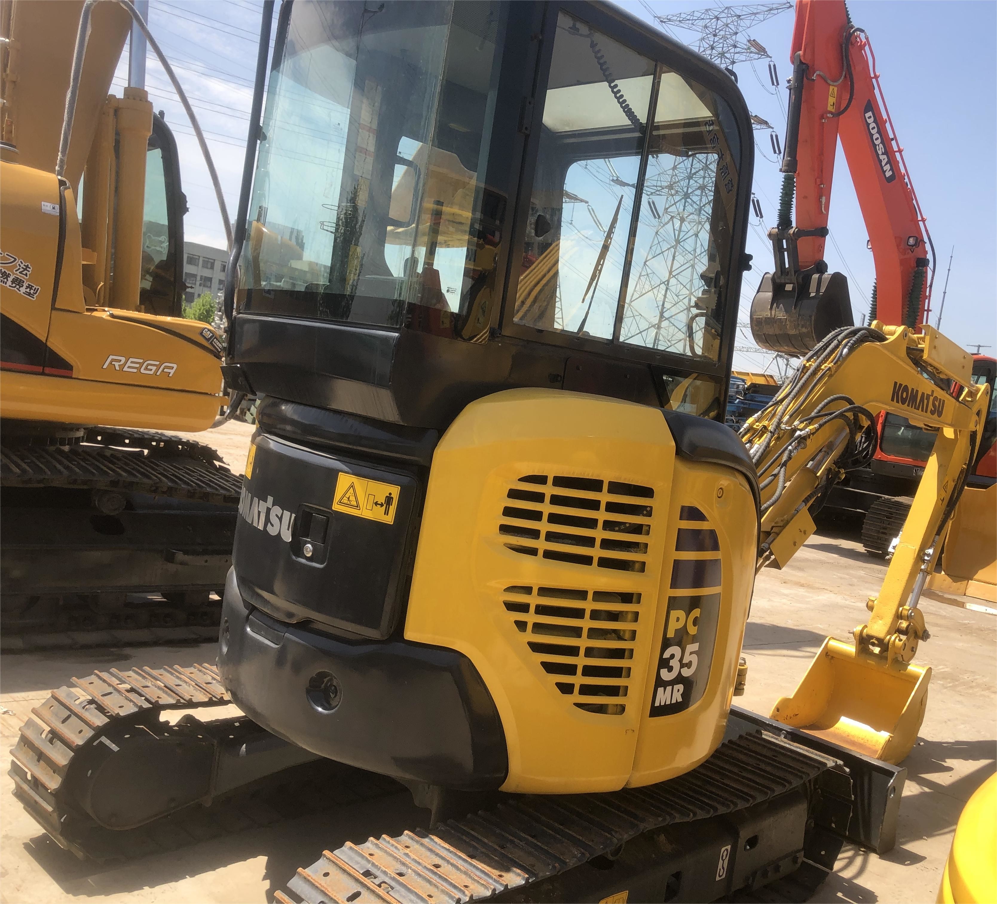 Small 3.5 TON Used Excavator Equipment Komatsu PC35 Mini Excavator Digger