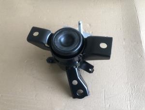 Quality 12305-21020 Car Engine Mounting For Toyota IST NCP6 1.3 12305-0M030 123050M030 wholesale