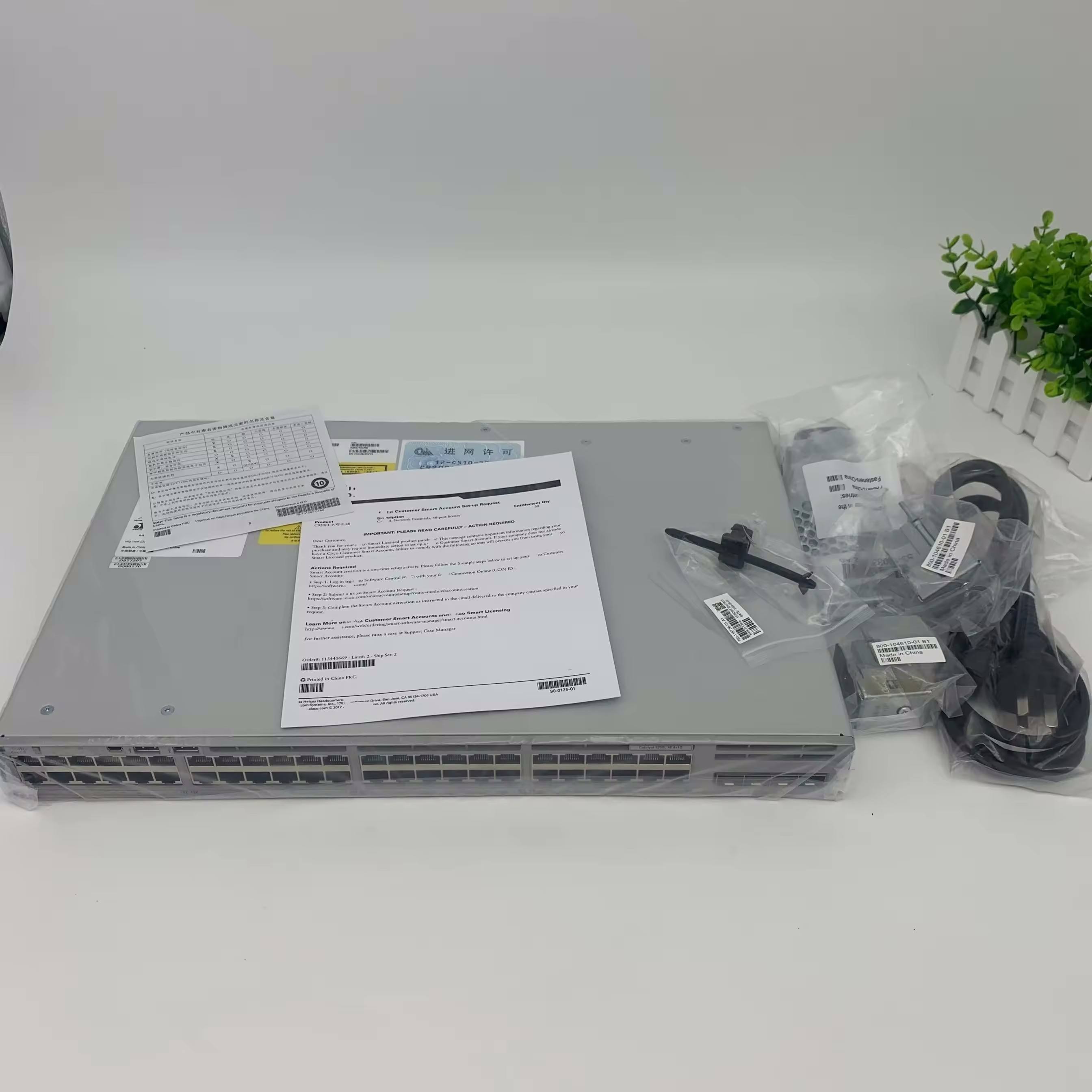 48 Ports PoE Switch 4x10G Uplink Network Essentials C9300L-48P-4X-E Private Mold Design for Efficiency and Performance