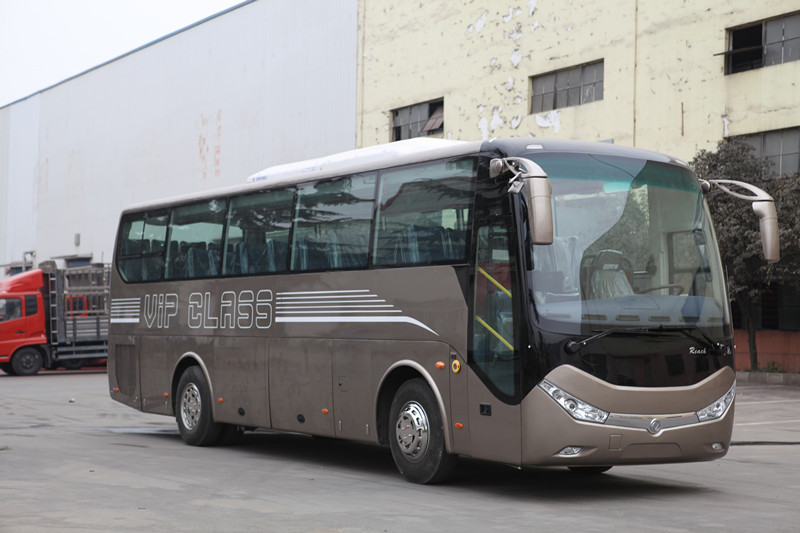 10490mm Length Dongfeng Chaolong Lhd 45 Seats Luxury Coach Bus with Good and Diesel Engine