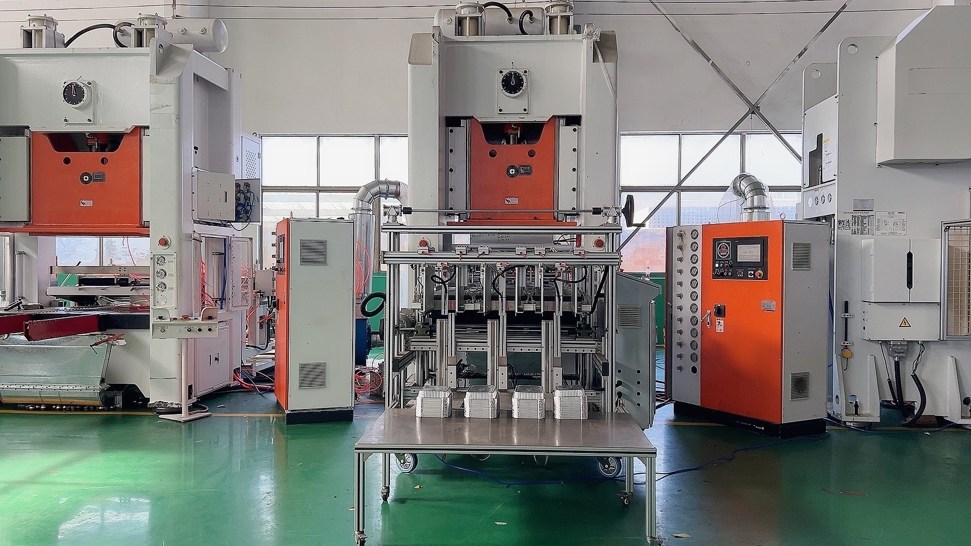 Fully Automatic Aluminium Foil Food Container Making Machine With 4 Cavities