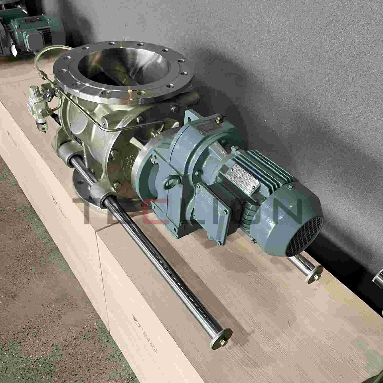 Stainless steel sanitary cleaning type unloader