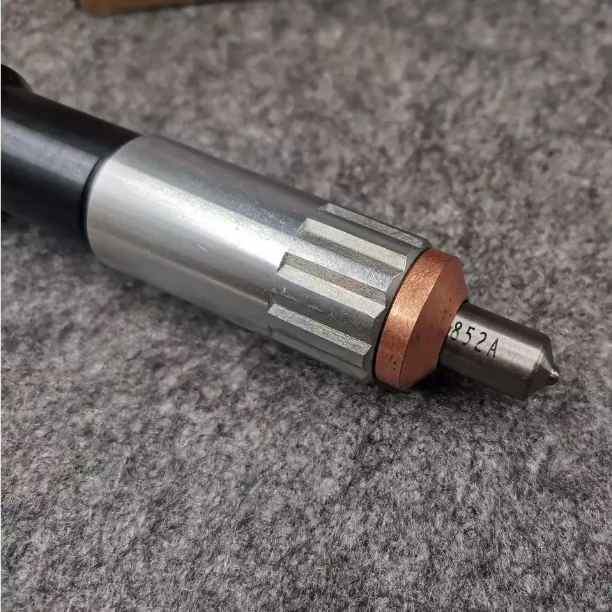 100% Tested 6156-11-3300 095000-1211 Fuel Injector for KOMATSU PC400-7 PC200 PC300 PC600 PC700 Excavator Diesel Engine
