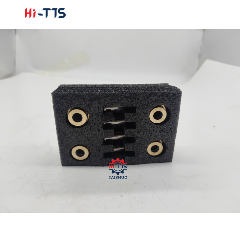 Plug XKAY-00056 XKAY-00052 XKAY-00660 for R210 R250 Hyunsan Mini Excavator