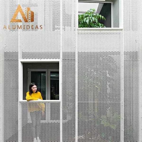 Aluminum mesh panels