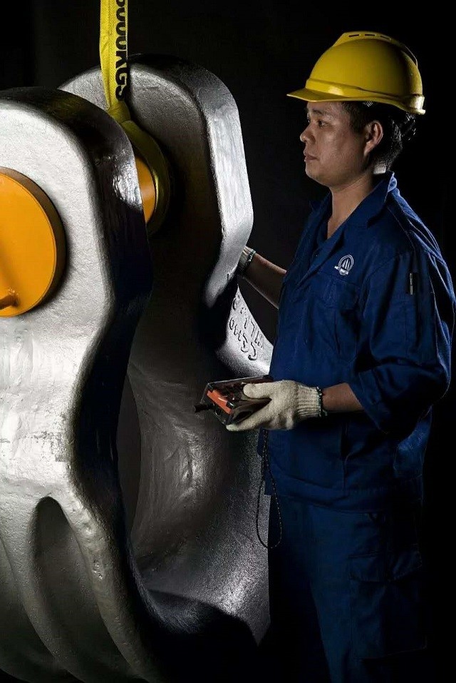900 Tonne Wide Body Shackles