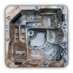 5 Persons Family And Friend Outdoor Hot Tub With Sleek Exterior Styly And Seat