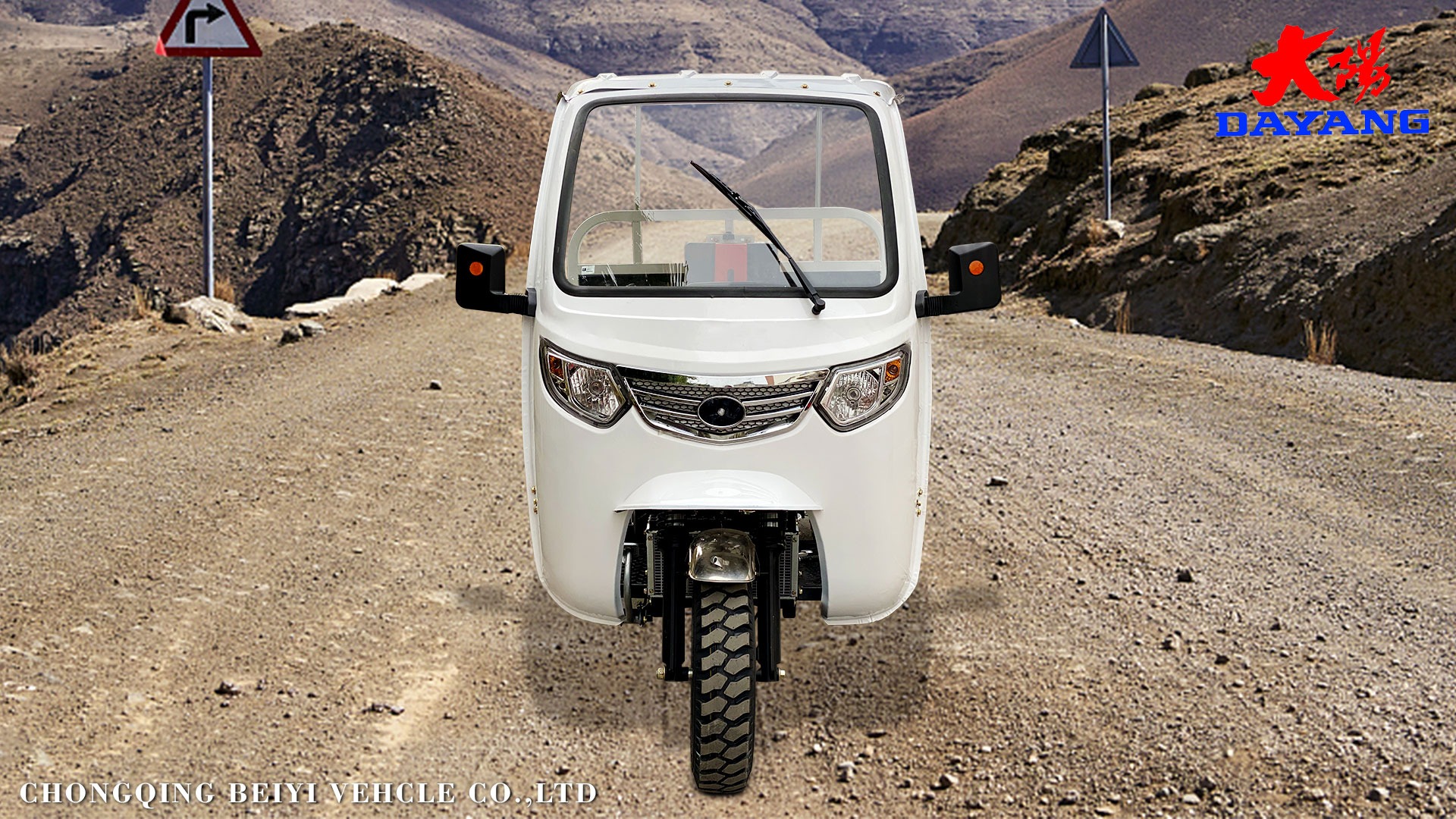 Cargo Motor Tricycle with 500kg Curb Weight and Single Cyclinder 4 Stroke Engine Type