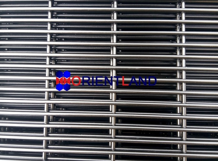 PVC Coated 358 High Security Mesh Fence Anti Climb Mesh Fence 8gauge 4.0mm