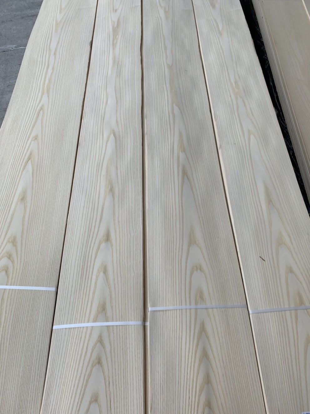 Factory Supply Natural White Ash Wood Veneer Sheet American White Ash Veneers Wood for Furniture