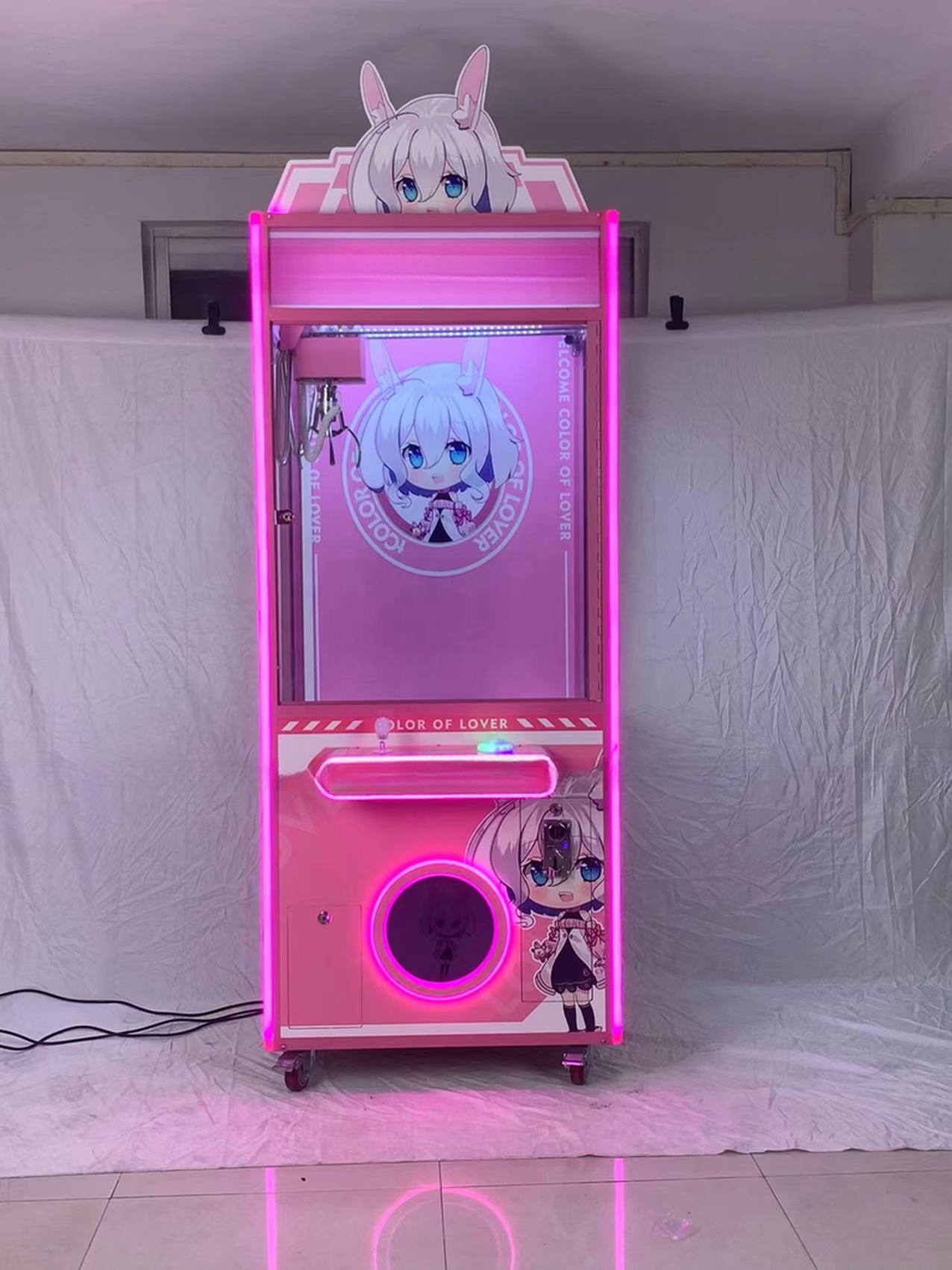 Dreamland Coin Operated Luxury Cabinet Game Mini Arcade Vending Candy Grabber Claw Toy Machine