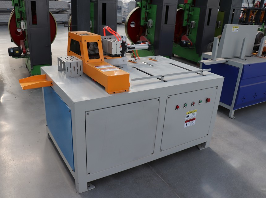 New Automatic 2-Head Wood Chip Saw Dust Block Machine Wood Pallet Making Machine
