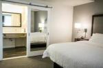 Hotel White Painted Internal Wooden Sliding Doors 45mm Thickness