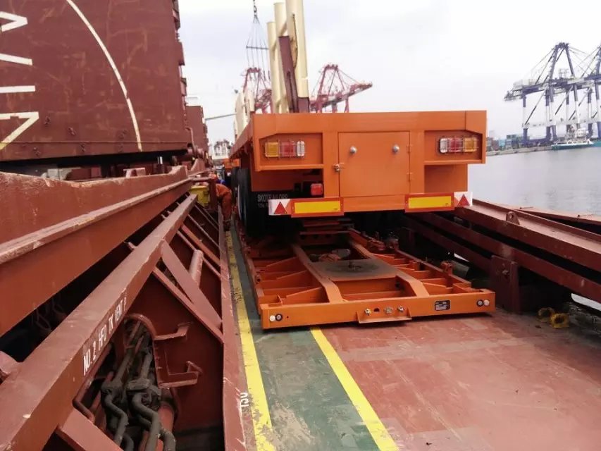 Mechanical/Air Suspension 3 Axle Container Side Low Loader Long Vehicle Semi Trailer