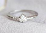 Fashion Real Diamond Jewellery Ring with 4×4mm Triangle Stone ODM