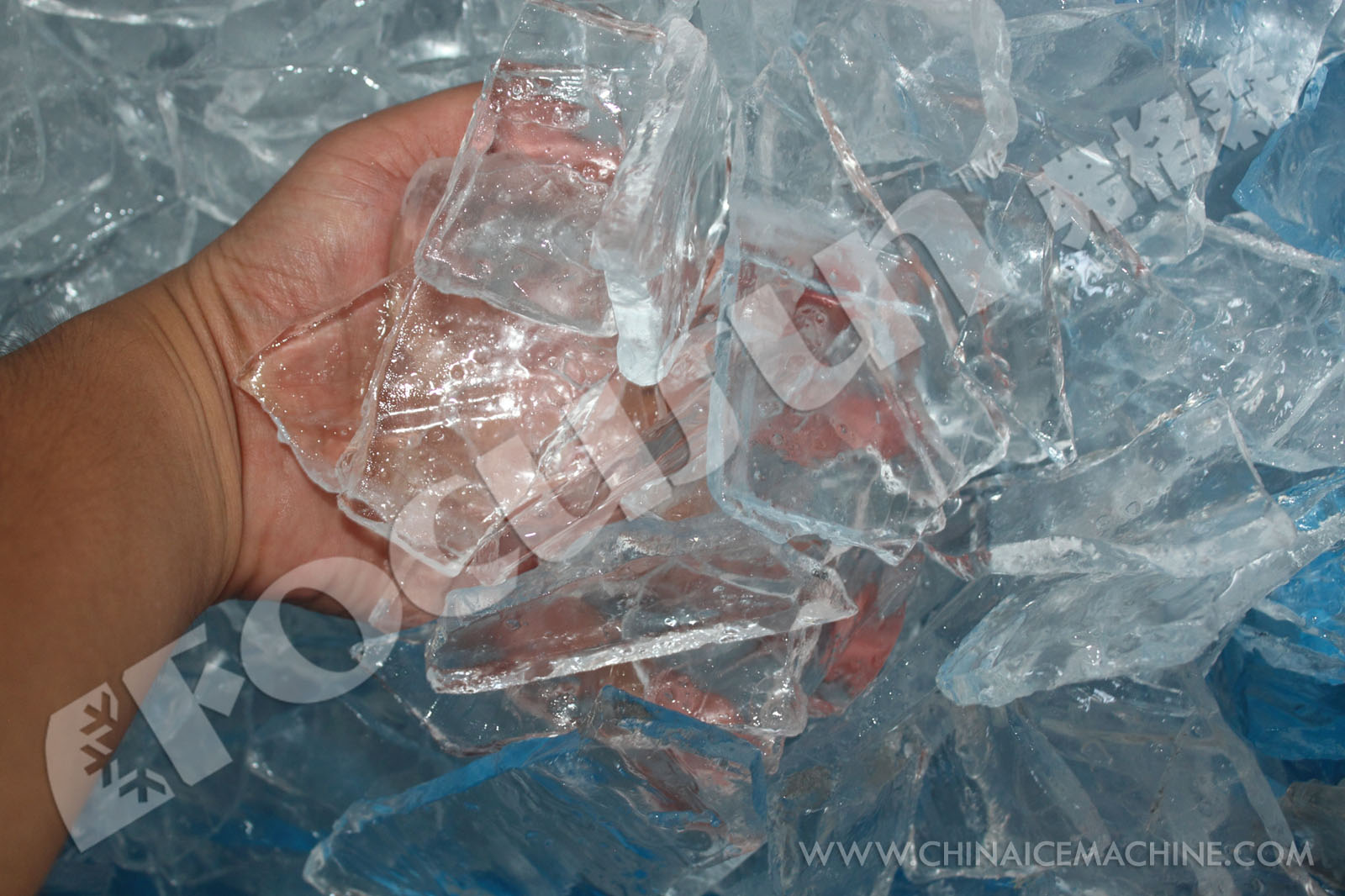 1800*1000*1600mm Small Capacity Plate Ice Machine 8T/Day for Low Voltage Components