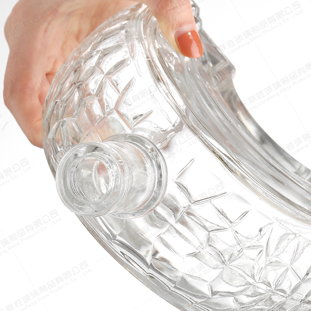 Customizable Logo Half Moon Shape Glass Bottle for Wine 100ml 200ml 375ml 500ml 750ml