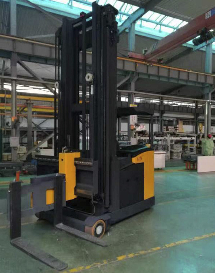 Lateral Reach 1.5 Ton Narrow Aisle Truck With Full AC Control System