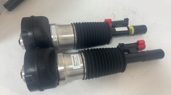 Front Vehicle Air Suspension Shock Absorber LR153051 LR153045 for Land Rover