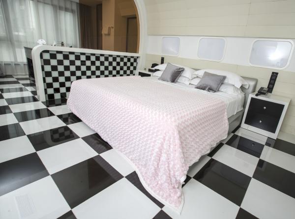 Polyester Microfiber Printed Flannel Sheet Blanket , Knitted Flannel Fleece