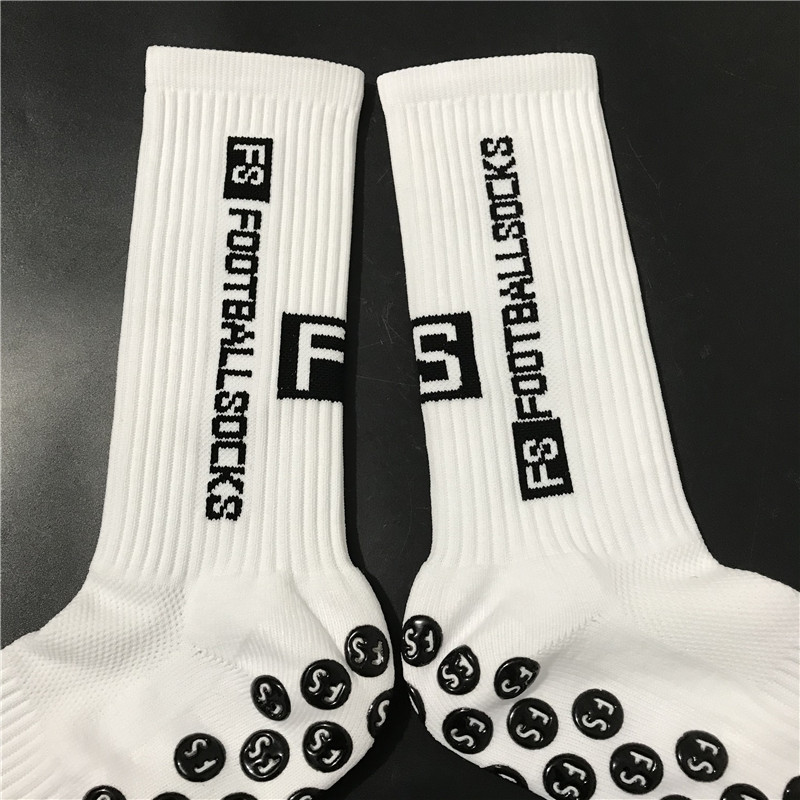 Medium Thickness Anti Slip Rugby Socks With Round Silicone Suction Cup Grip