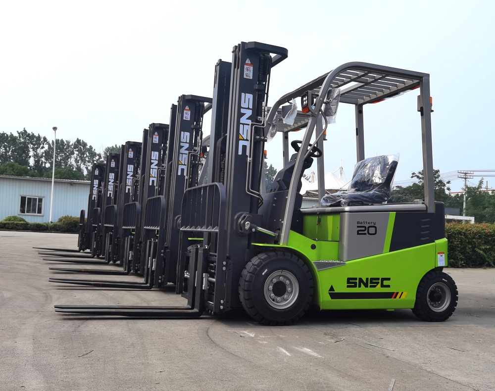 Convenient Monta Cargas Li-ion Battery Electric Reach Truck with Battery Charger
