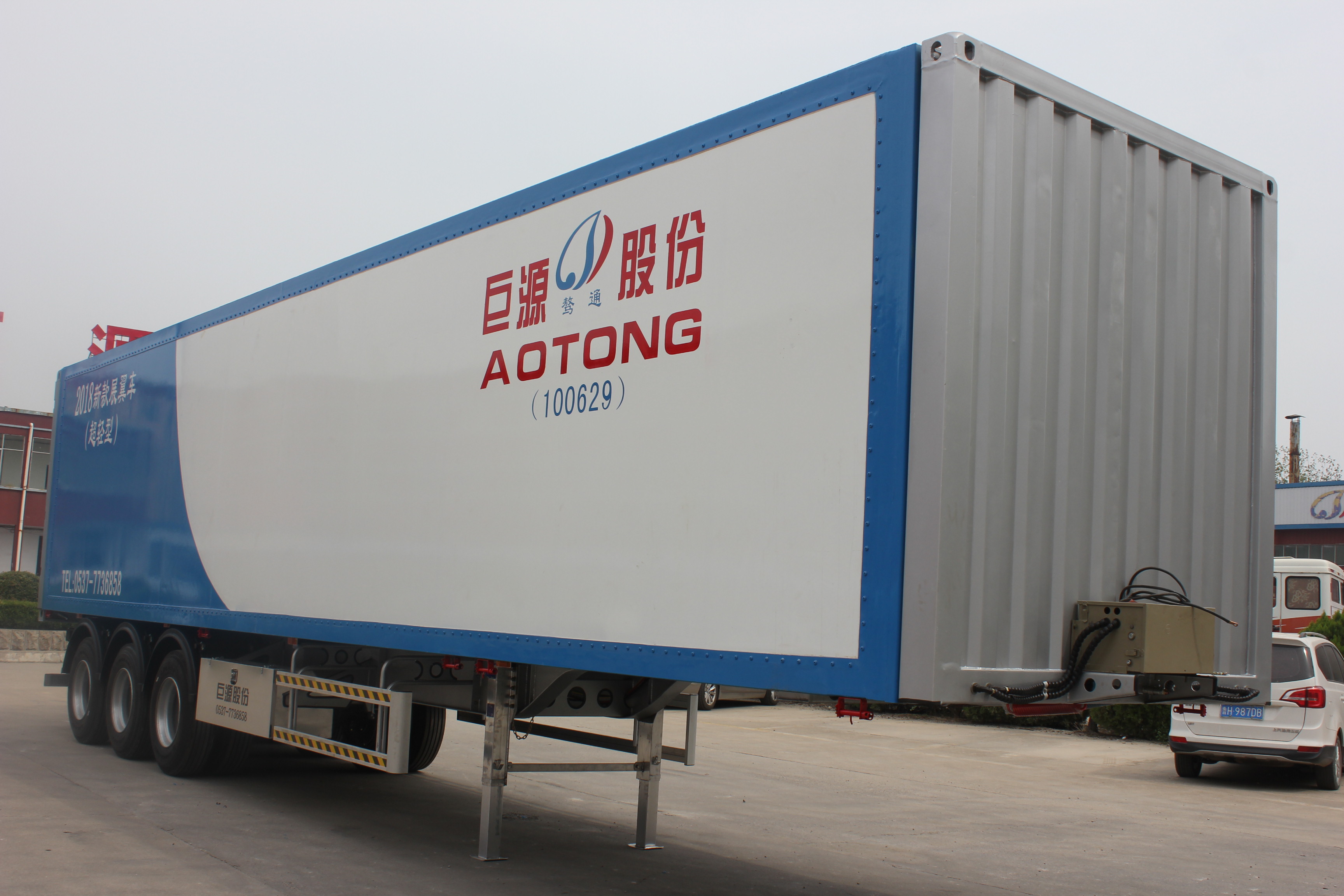 53ft Enclosed Box Cargo Dry Wing Van Truck Semi Trailer with 30-100T Max Payload