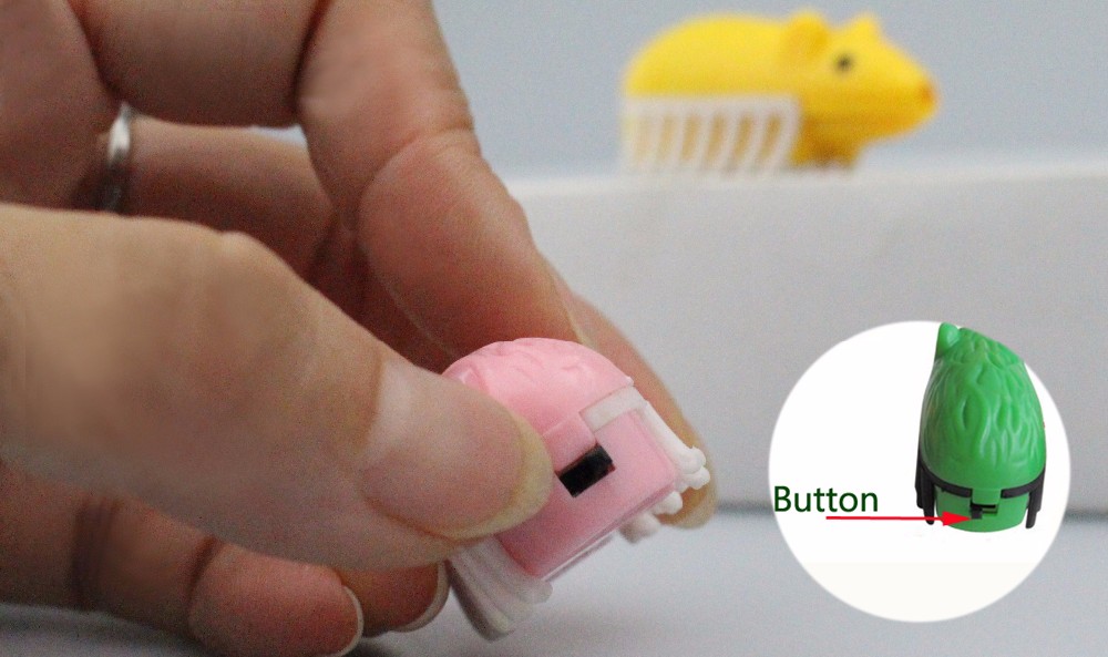 Pink / Yellow ABS +TPU Led Dog Cat Pet Running Pet Toys With LR41 Battery
