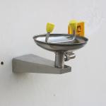 Stainless Steel Classic Wall Mounted Eyewash Station for labs Safety Equipment