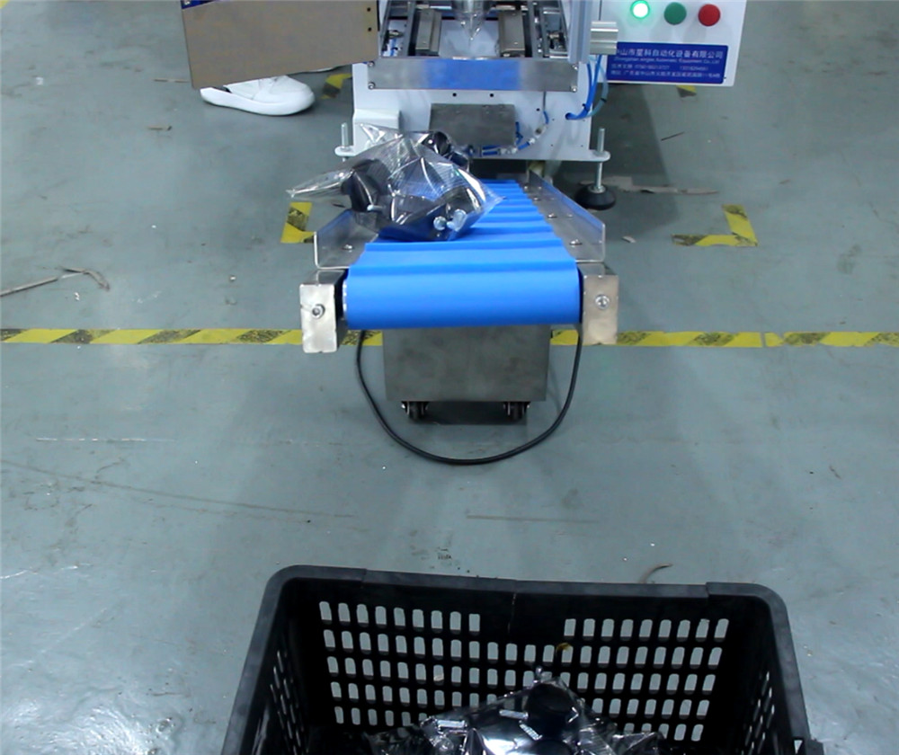 Semi-Automatic Sealing Bagging Casters Filling Bag Nuts Bolt Packaging Machine For Bolts