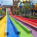Outdoor Playground Rainbow Water Slide Child Friendly Humanization Design